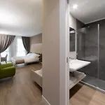 Alma 4* נאפולי