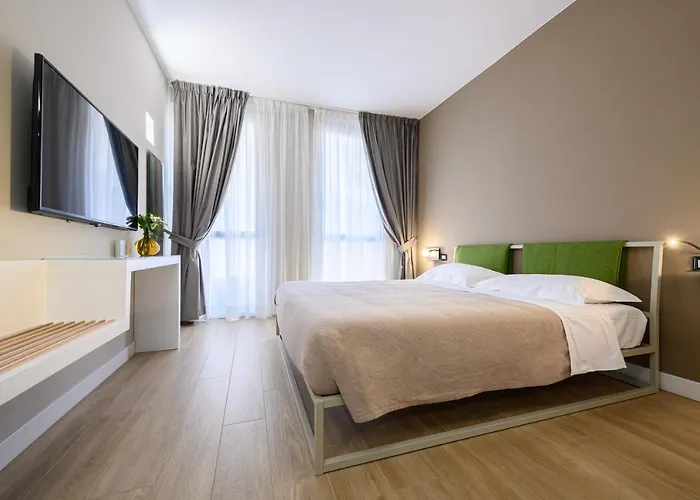 Alma 4* Nápoles
