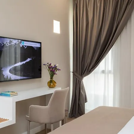 Alma Πανσιόν 4*